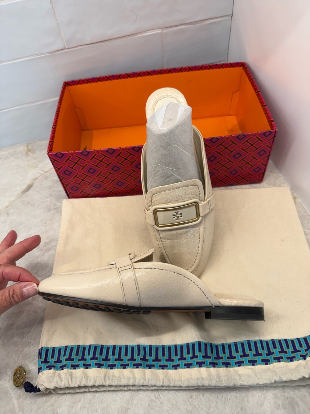 Tory Burch Pebbled Leather & Ivory Mule with Gold Buckle - Picture 6 of 8